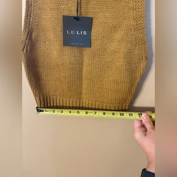 NWT Le Lis Collections women’s cropped sleeveless sweater Small - Picture 7 of 14